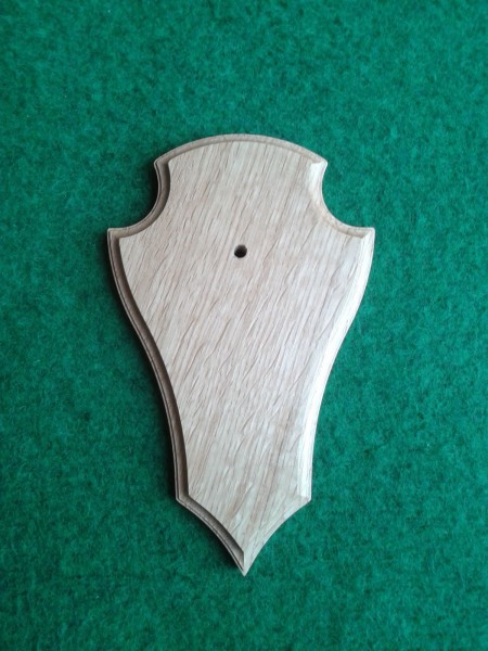 Trophäenschild für Rehbock Eiche (hell, spitz)